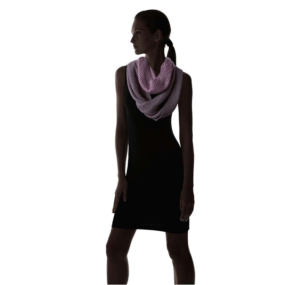 Hudson Scarf Model